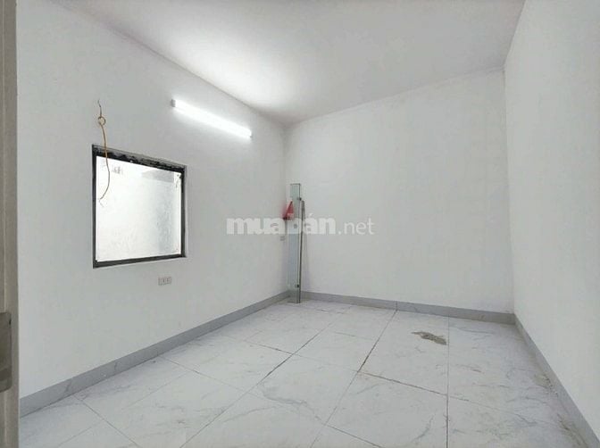 🌹13,5 TRIỆU - 135 ĐỘI CẤN - ÔTÔ ĐỖ CỬA, NHÀ MỚI 