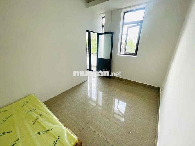 CH 2 PHÒNG NGỦ, BAN CÔNG, FULL NỘI THẤT NGAY CẦU THAM LƯƠNG