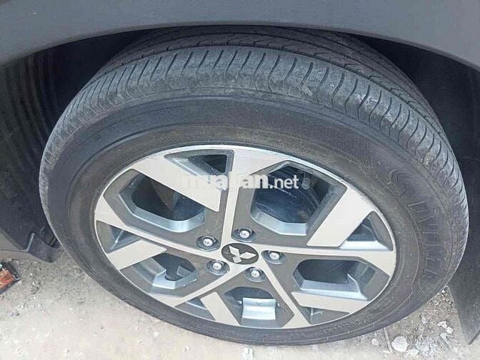 Mitsubishi Xpander Cross 2023 Cam 7 chỗ