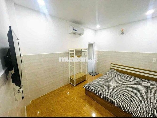 PHÒNG GẦN NGÃ TƯ TÔ KÝ - NGUYỄN ẢNH THỦ