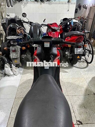 Suzuki Avenis bstp máy móc êm nhẹ giấy tờ đầy đủ