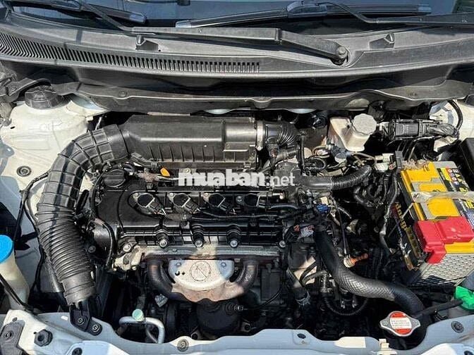 Suzuki Ertiga GLX 2020 Trắng Tự động