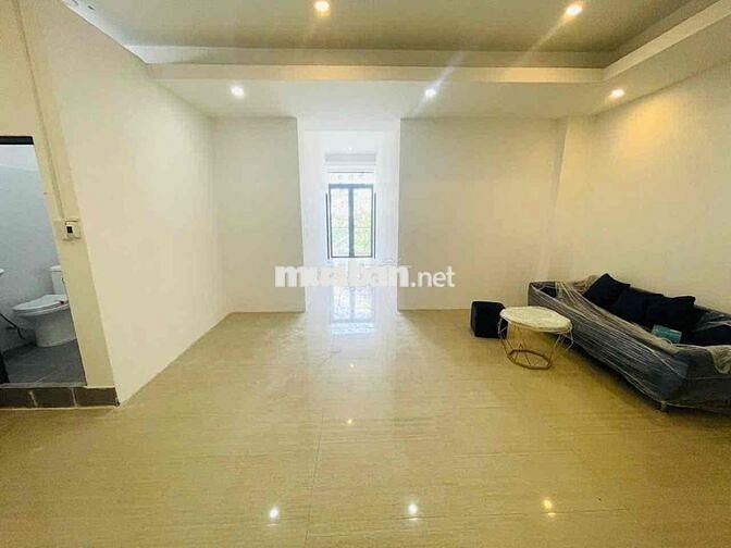 CH 2 PHÒNG NGỦ, BAN CÔNG, FULL NỘI THẤT NGAY CẦU THAM LƯƠNG