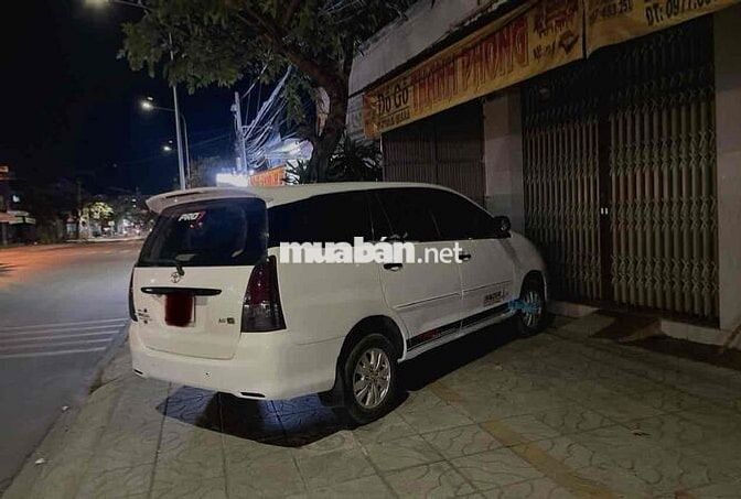 Toyota Innova 2010G Trắng
