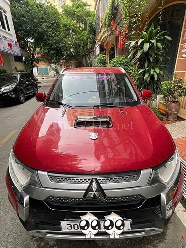 Xe gia đình cần bán, tiết kiệm nhiên liệu,máy zin, nội ngoại thất đẹp