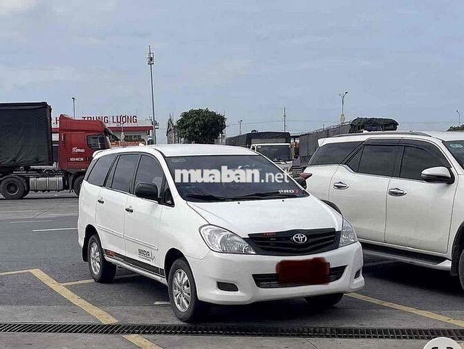 Toyota Innova 2010G Trắng