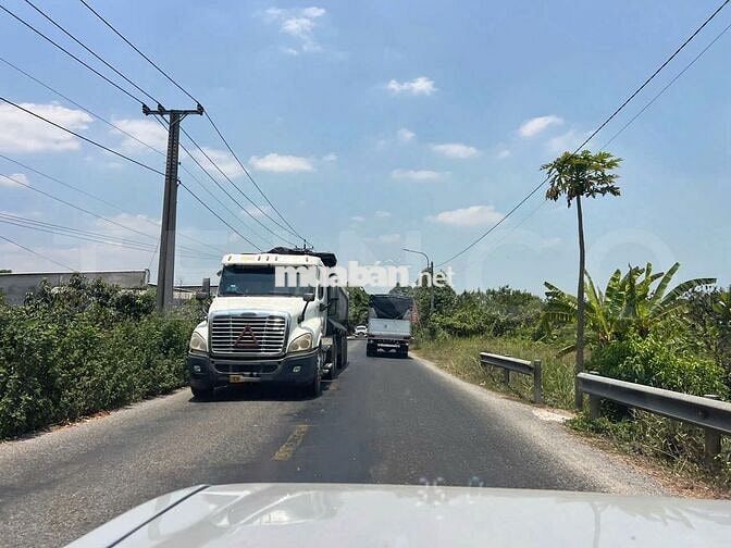 Cho thuê gần 16.000 m² đất mặt tiền giáp sông 2.000 tấn, lộ Container