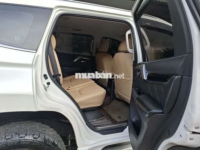 Cần bán xe mitsumitsi pajrero sport máy dầu AT