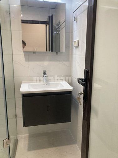 Cho thuê căn hộ 26 Liễu Giai, Cống Vị, Ba Đình, 3 ngủ full nội thất 