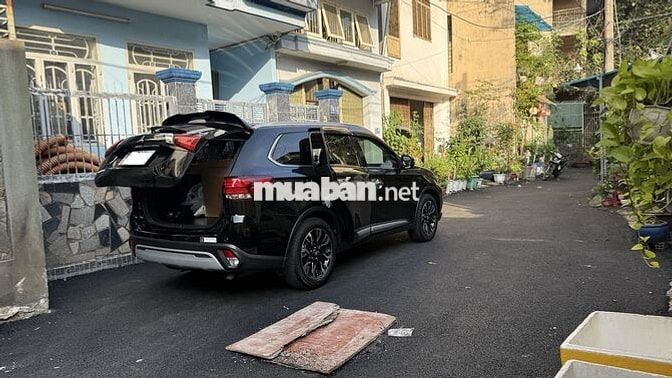 Mitsubishi Outlander 2021 Đen Premium 2.0 CVT
