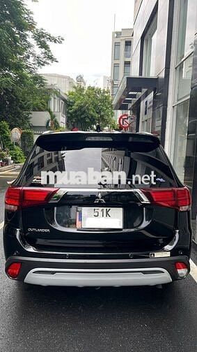 Mitsubishi Outlander 2021 Đen Premium 2.0 CVT
