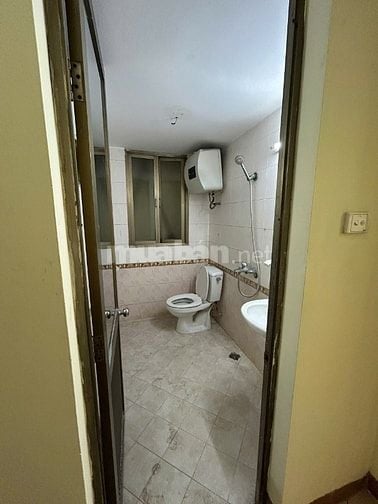 Cho thuê nhà trong ngõ 266 Đội Cấn, cách mặt phố 30m, ô tô tải đỗ cửa