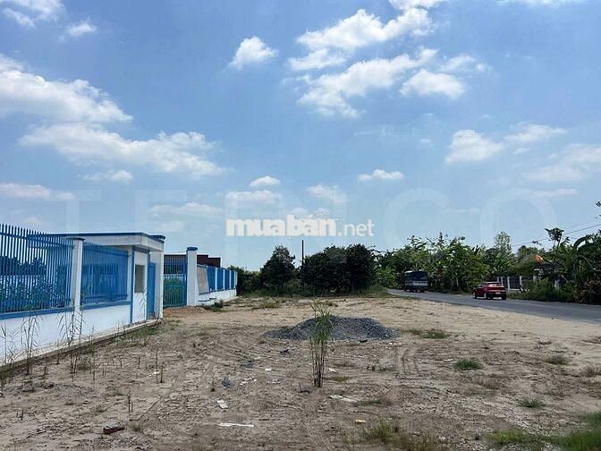Cho thuê gần 16.000 m² đất mặt tiền giáp sông 2.000 tấn, lộ Container