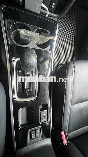 Mitsubishi Outlander 2021 Đen Premium 2.0 CVT