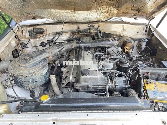 Toyota Land Cruiser Bạc