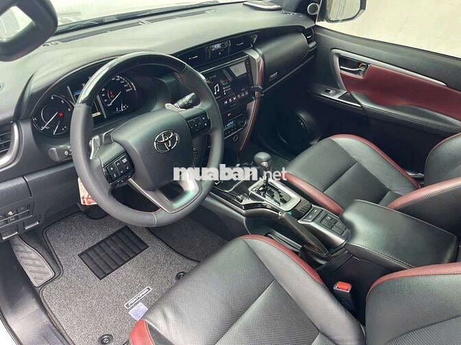 Fortuner Legender 2024, sơn zin 95%, 35 ngàn km
