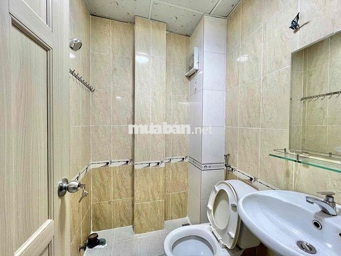 Căn Hộ 2 Phòng Ngủ Ngay Trung Tâm Q8