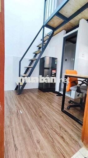 PHÒNG GÁC CAO 2M - FULL NỘI THẤT - NGAY HOÀNG HOA THÁM