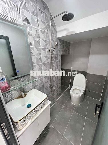 Nhà 2 MT ngay chợ Phạm Thế Hiển Q8. 61m2 - Ngan 3,9m nở hậu 8m, 4PN.