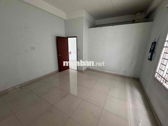 Nhà mặt tiền hẻm thích hợp kinh doanh sản xuất, gần chợ, trường học