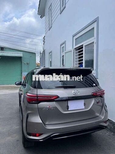 Fortuner Legender 2024, sơn zin 95%, 35 ngàn km