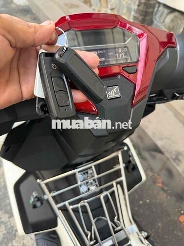 Honda Air Blade 160 2026 Trắng đỏ 700km