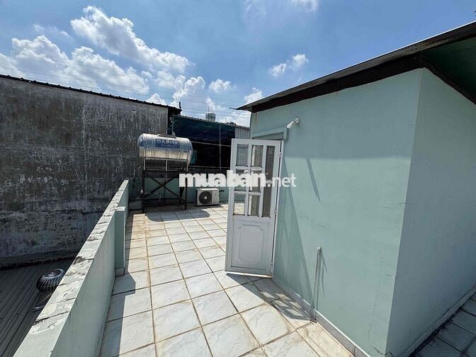 Nhà mặt tiền hẻm thích hợp kinh doanh sản xuất, gần chợ, trường học