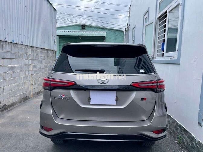 Fortuner Legender 2024, sơn zin 95%, 35 ngàn km