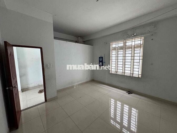 Nhà mặt tiền hẻm thích hợp kinh doanh sản xuất, gần chợ, trường học