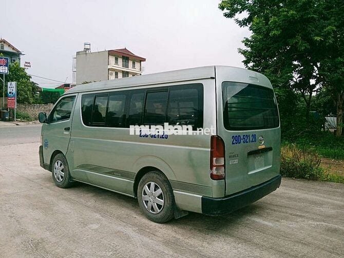 Toyota 2010 Máy dầu. van 6 chỗ