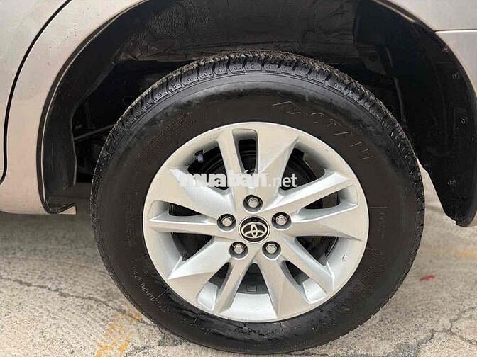 Toyota Innova 2.0E MT 2019 Nâu vàng 98000km