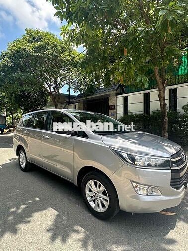 BÁN INNOVA E, SỐ SÀN 61.000km, MÀU BẠC, SX 2020