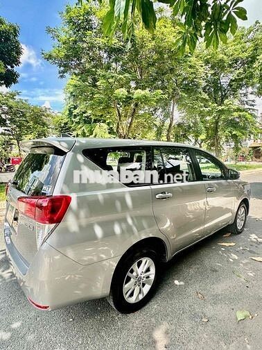 BÁN INNOVA E, SỐ SÀN 61.000km, MÀU BẠC, SX 2020
