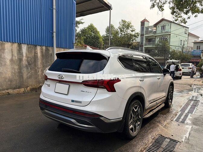 Xe Hyundai SantaFe Cao cấp 2.2L HTRAC 2021