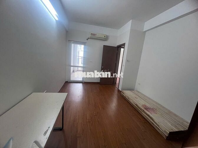 Cho thuê CHCC AZ Sky khu Đô thị Định Công, DT 80m2, 2PN, 2WC