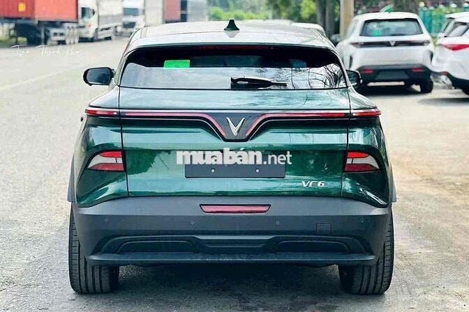 Chỉ cần 100 T mua luôn Vinfast VF6 Plus Mới 100%,