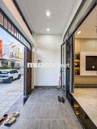 bán nha gần truong hoc fpt nam cần thơ
