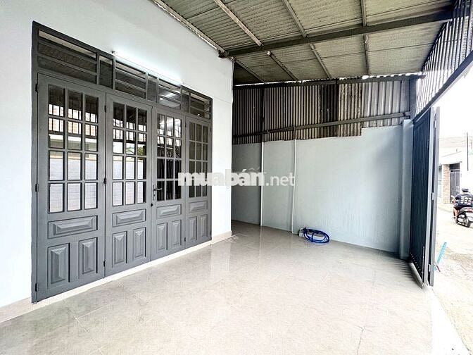 CHO THUÊ NHÀ 130m2,NGAY CHỢ PHÚ THỌ,XE HƠI TRONG NHÀ. CHỈ 5.5 TR.Đ/TH