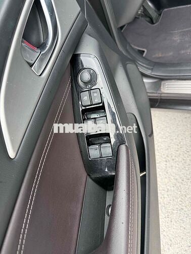 Mazda Mazda 3 Hatchback 2019 Xám 78.000 km