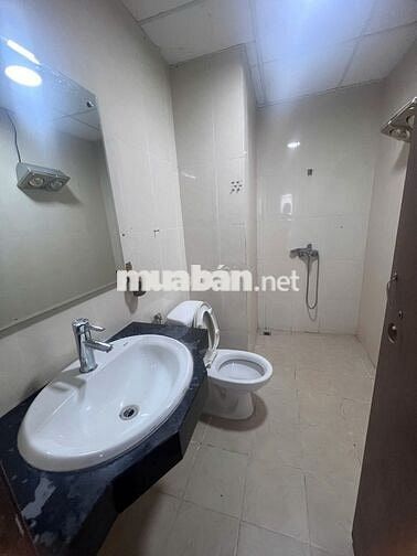 Cho thuê CHCC AZ Sky khu Đô thị Định Công, DT 80m2, 2PN, 2WC