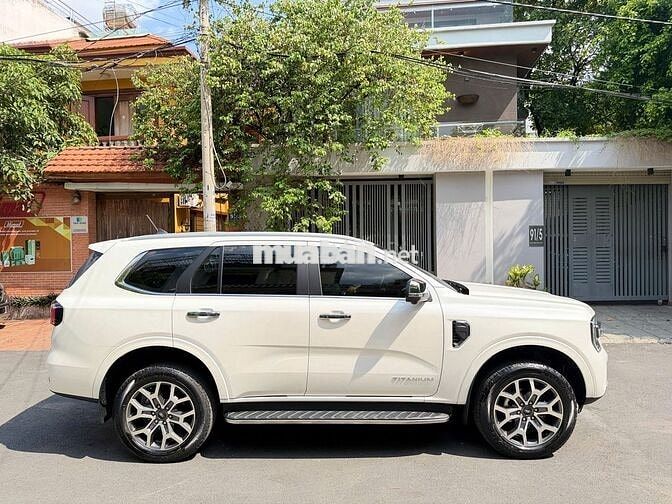 FORD EVEREST TITANIUM BI_TURBO 2 CẦU 4x4 ĐKY 2023
