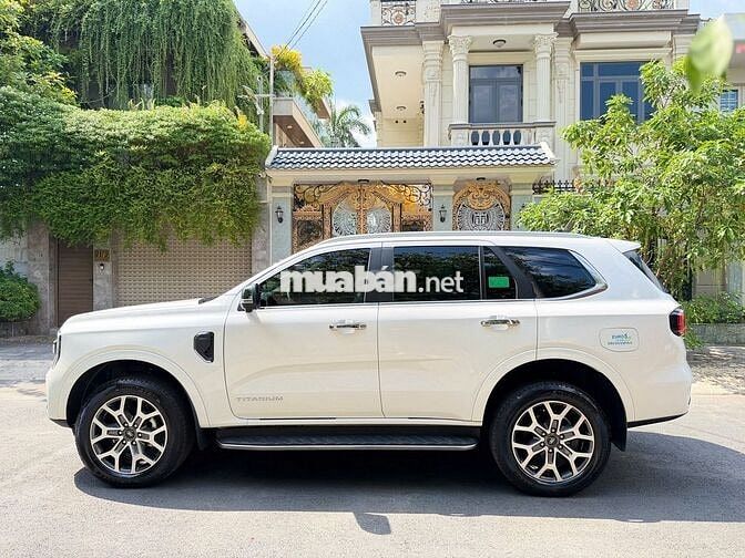 FORD EVEREST TITANIUM BI_TURBO 2 CẦU 4x4 ĐKY 2023