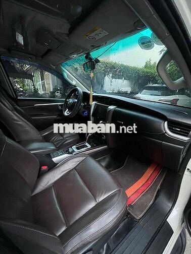 Toyota Fortuner 8 chỗ Trắng Tự động