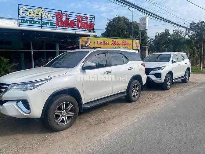 Toyota Fortuner 8 chỗ Trắng Tự động
