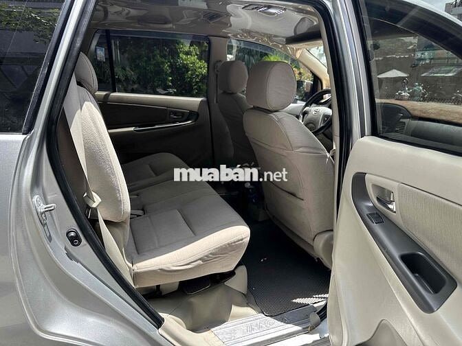 Toyota Innova E 2015 Số sàn Bạc