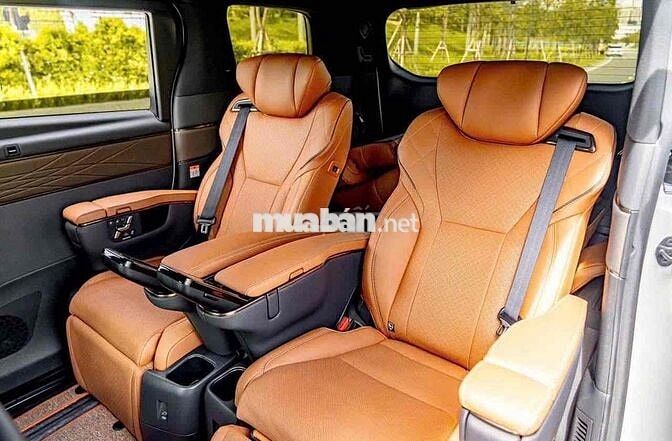 Toyota Alphard 2026 hev, giao ngay