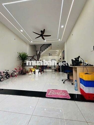 phạm thê hiển, quận 8, ô tô ngủ nhà, 3 tầng,4,5mx14m,nhỉnh 6,x tỷ
