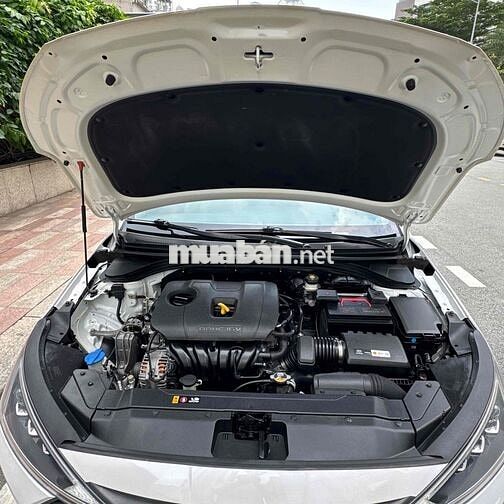 Hyundai Elantra 2.0 GLS bản full Trắng Tự động