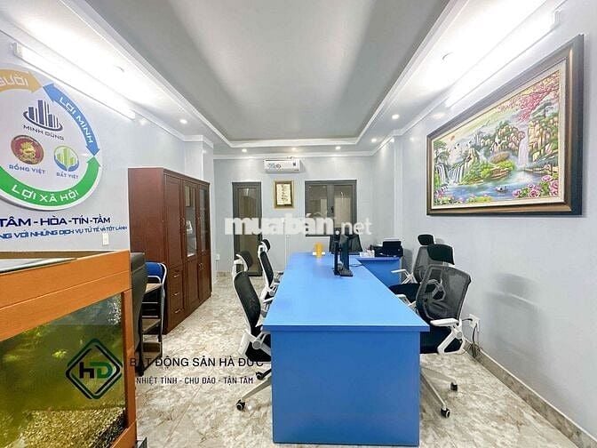 Văn phòng mặt tiền Lê Thị Riêng có ban công