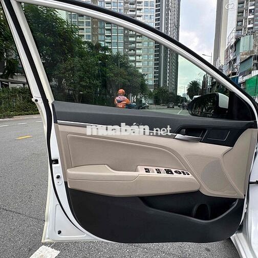 Hyundai Elantra 2.0 GLS bản full Trắng Tự động